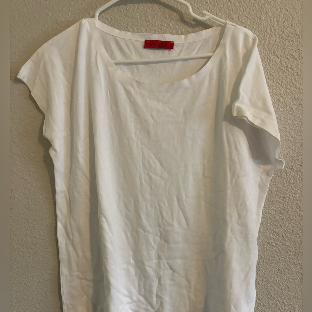 Max&Co Classic White Short Sleeve Top